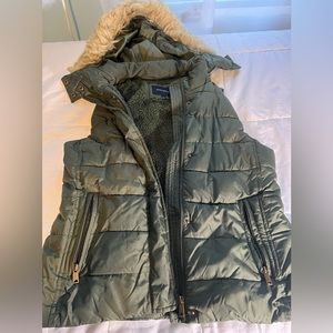 Banana Republic Olive Green Vest Women’s Lined
